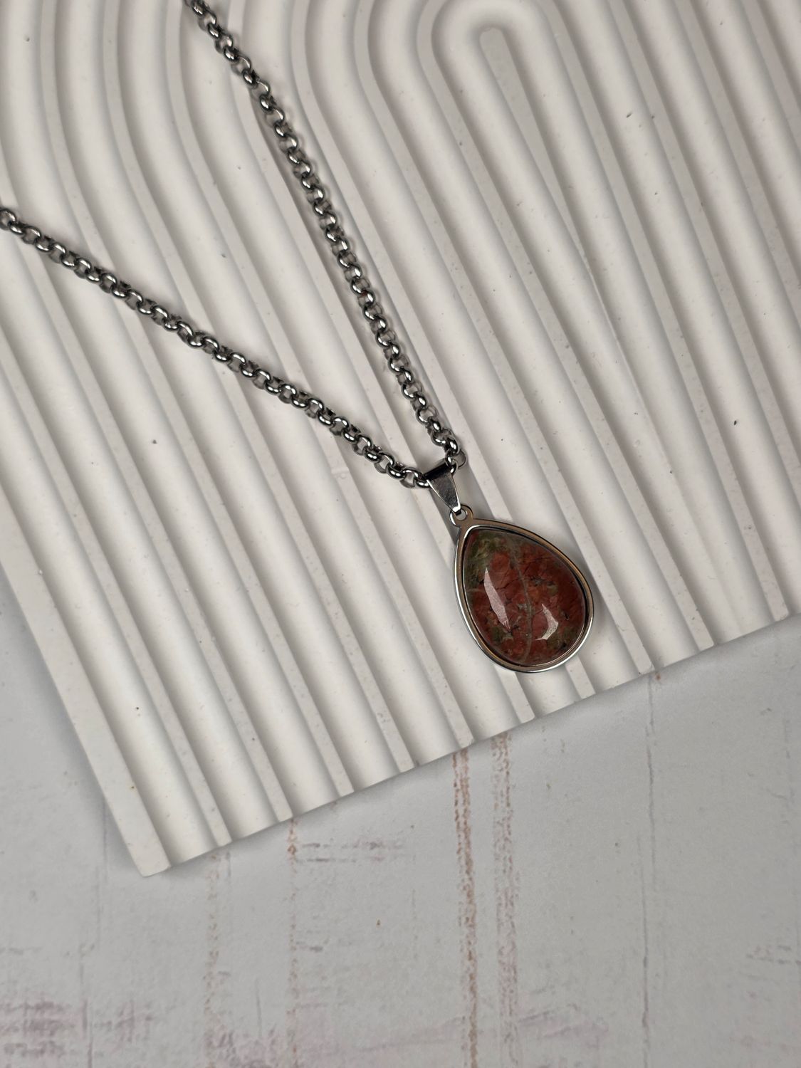 Dije Unakita Gota (con cadena)