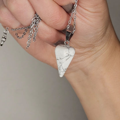 Dije Howlita pendulo (con cadena)