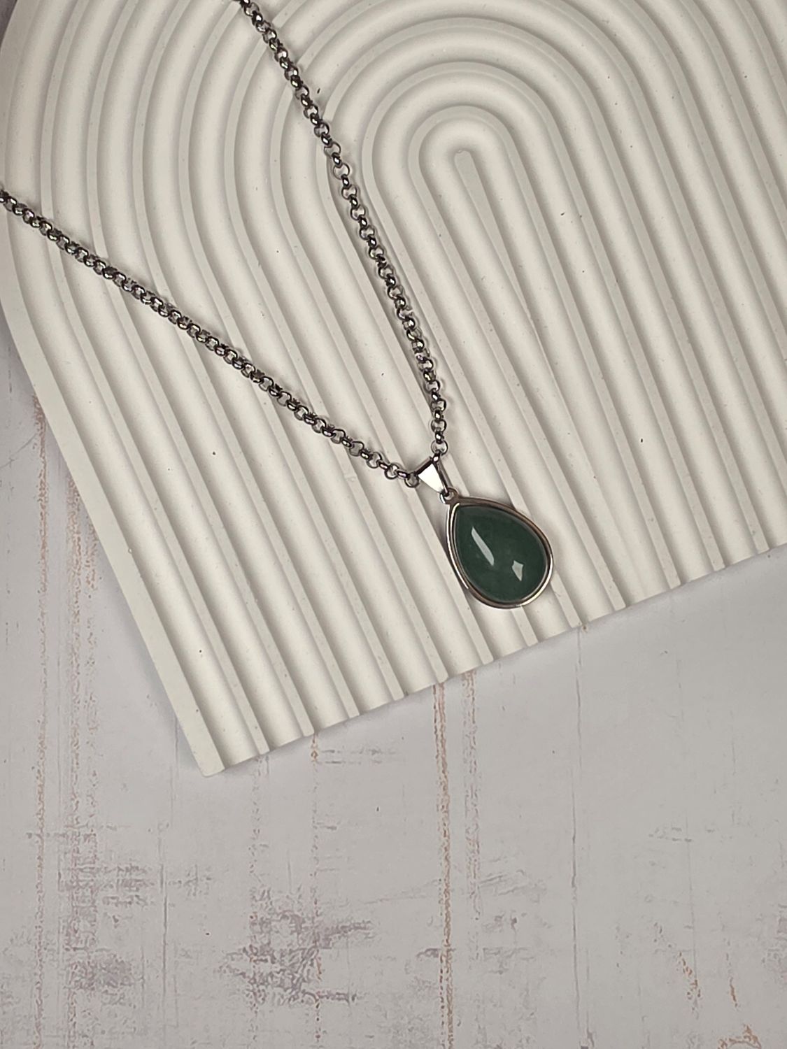 Dije Cuarzo verde Gota (con cadena)