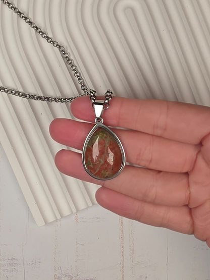 Dije Unakita Gota (con cadena)