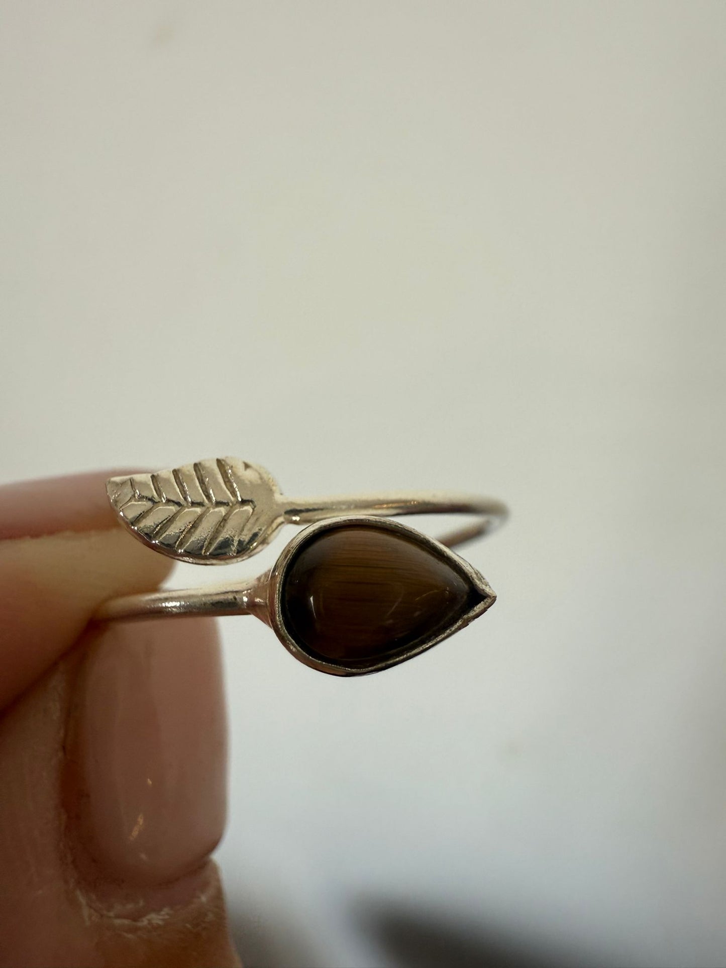 Anillo ojo de tigre ajustable plata