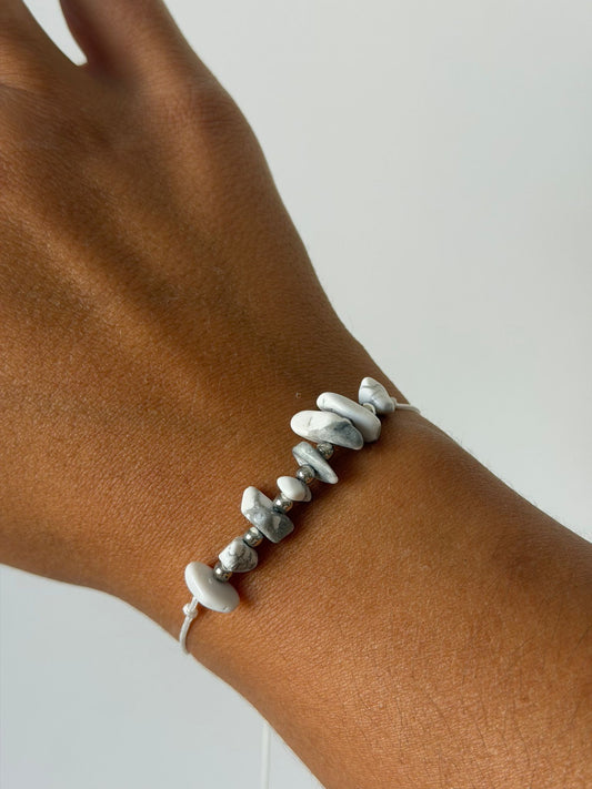 Pulsera howlita escalla ajustable