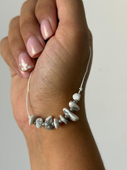 Pulsera howlita escalla ajustable